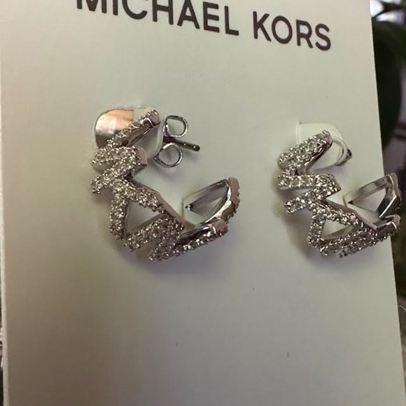 MICHAEL KORS LOGO HUGGIE EARRINGS SILVER TONE-BRAND NEW WITH TAG - Picture 1 of 4